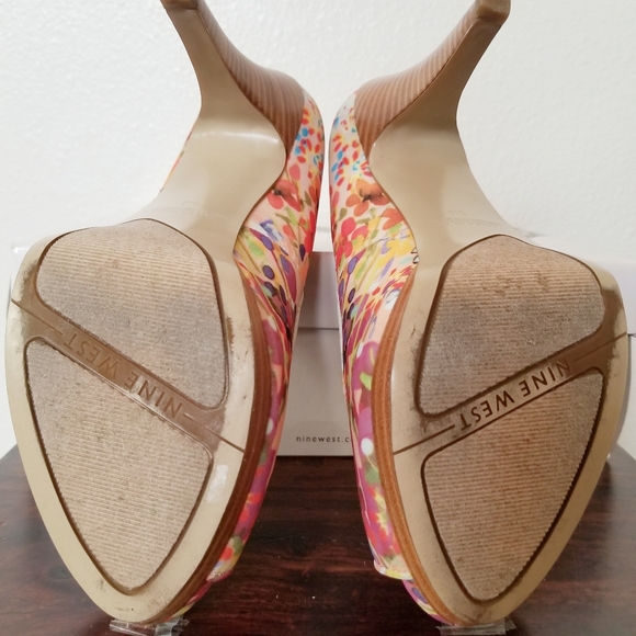 Nine West Watercolor Floral Heels - Picture 6 of 6